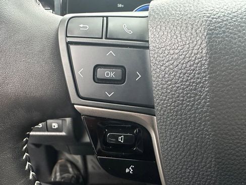 Certified 2025 Toyota Camry SE w/ Convenience Package image 20