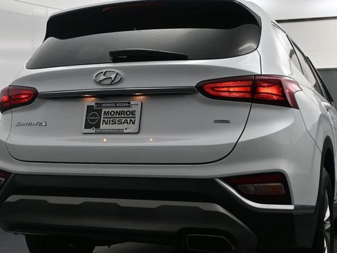 Used 2019 Hyundai Santa Fe SE w/ Cargo Package image 10