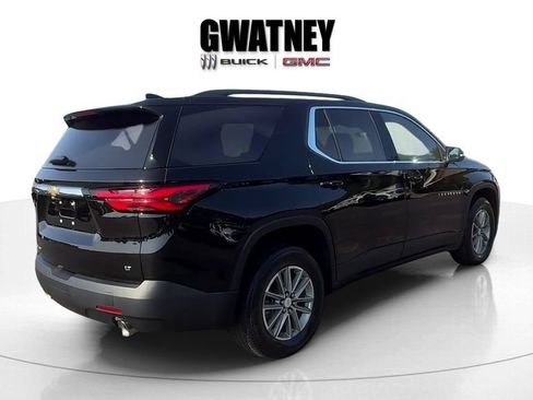 Used 2023 Chevrolet Traverse LT w/ Rear Camera Mirror Package AWD/4WD image 5