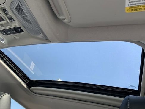 Used 2021 Toyota RAV4 XLE Premium AWD/4WD image 30