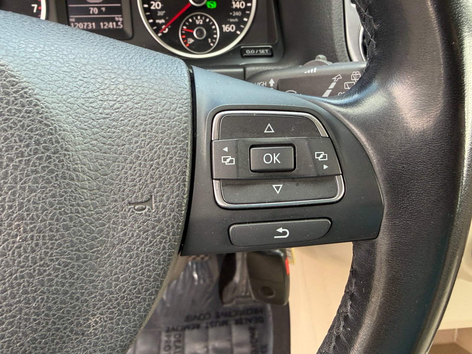 Used 2014 Volkswagen Tiguan SE AWD/4WD image 15