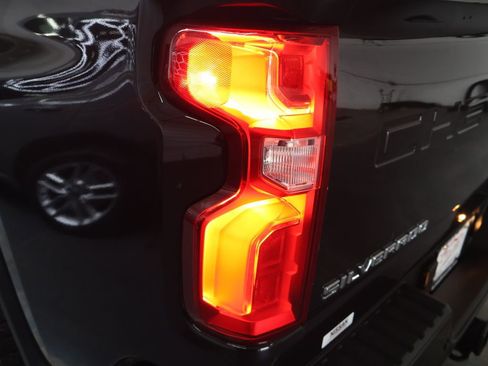 Used 2023 Chevrolet Silverado 2500 High Country w/ Z71 Off-Road Package AWD/4WD image 29