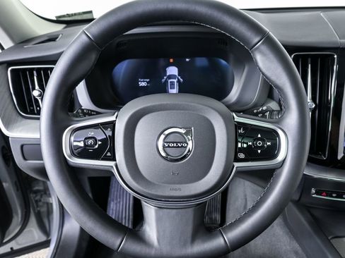 Certified 2025 Volvo XC60 B5 Plus AWD/4WD image 10