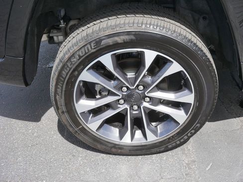 Used 2024 Jeep Grand Cherokee Overland w/ Adv Protech Group III AWD/4WD image 8
