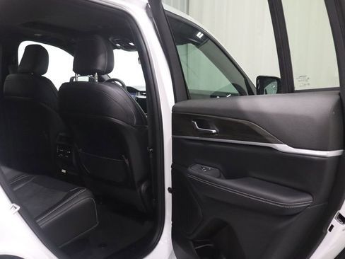 New 2026 Jeep Grand Cherokee Laredo image 16