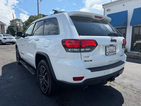 Used 2017 Jeep Grand Cherokee Trailhawk w/ Trailhawk Luxury Group AWD/4WD image 7