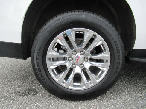Used 2025 GMC Yukon XL Denali AWD/4WD image 8