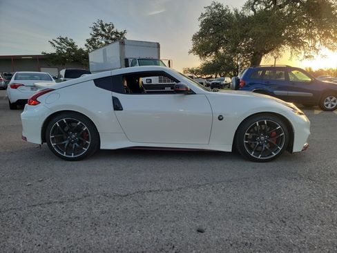 Used 2020 Nissan 370Z NISMO image 4