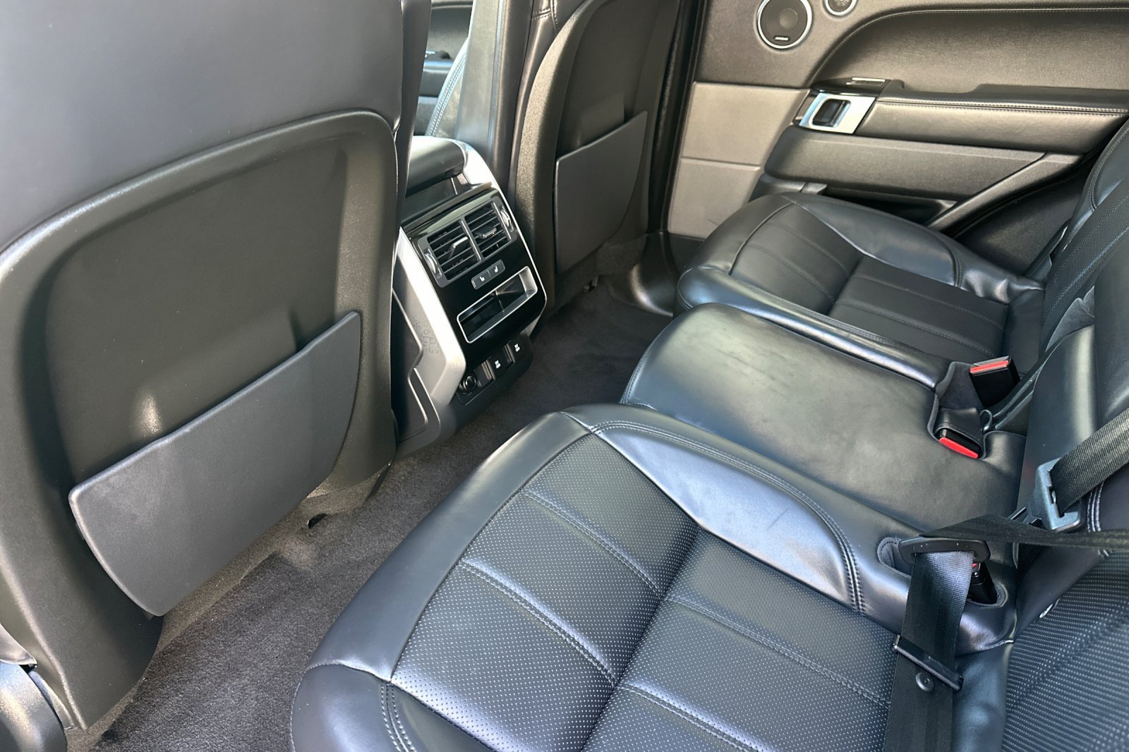 Used 2019 Land Rover Range Rover Sport HSE AWD/4WD image 12