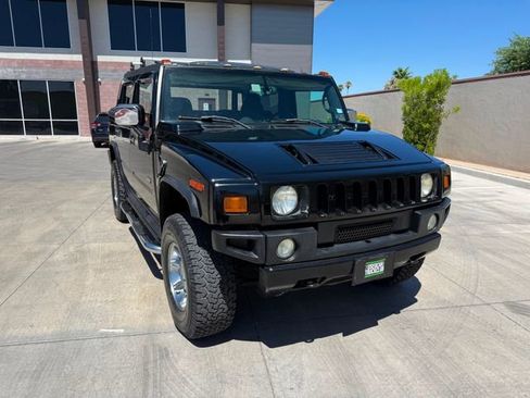 Used 2005 HUMMER H2 SUT w/ Preferred Equipment Group AWD/4WD image 9