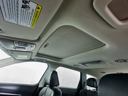 Used 2025 Kia Telluride S FWD image 26