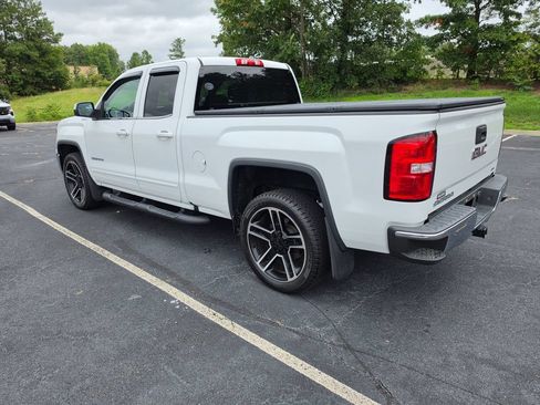 Used 2018 GMC Sierra 1500 SLE w/ Black Pack AWD/4WD image 4