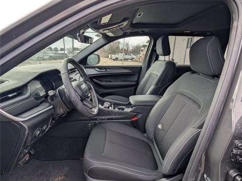 New 2026 Jeep Grand Cherokee Laredo X AWD/4WD image 9