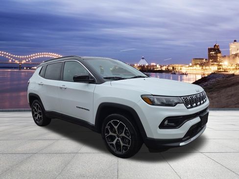Used 2025 Jeep Compass Limited AWD/4WD image 4