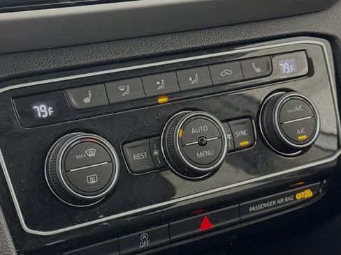 Used 2023 Volkswagen Atlas SE w/ Panoramic Sunroof Package image 19