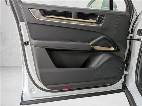 New 2026 Porsche Cayenne image 13