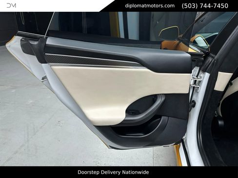 Used 2022 Tesla Model S Plaid image 24