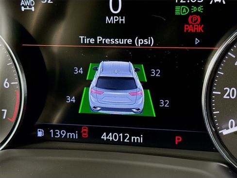 Used 2023 Buick Envision Essence image 2