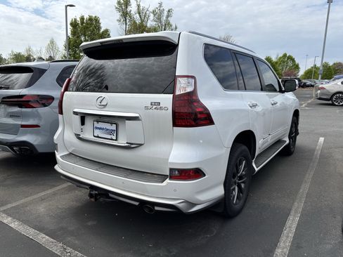 Used 2017 Lexus GX 460 Luxury w/ Sport Design Package image 10