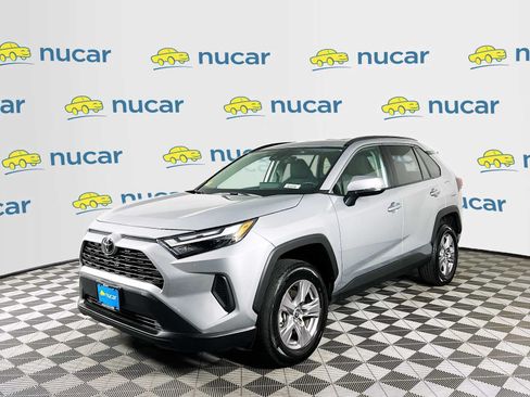 Used 2025 Toyota RAV4 XLE AWD/4WD image 3
