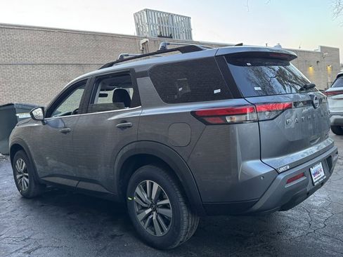 New 2026 Nissan Pathfinder SL image 8