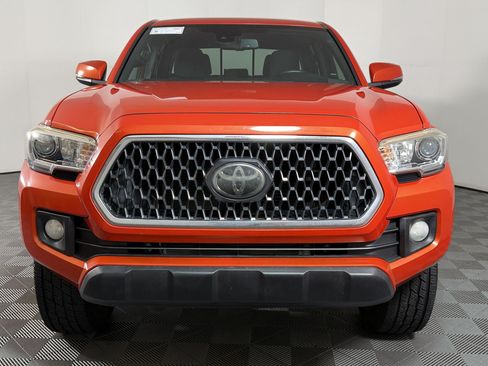 Used 2018 Toyota Tacoma TRD Off-Road AWD/4WD image 5