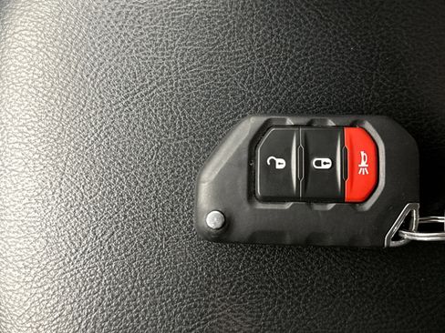 Used 2021 Jeep Wrangler Unlimited Sport image 21