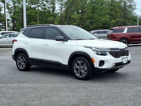 Used 2024 Kia Seltos S FWD image 2