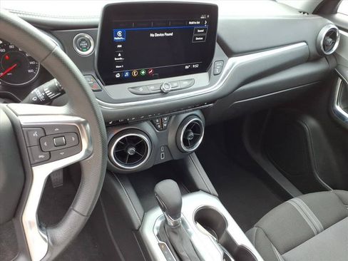 Used 2025 Chevrolet Blazer LT FWD image 32