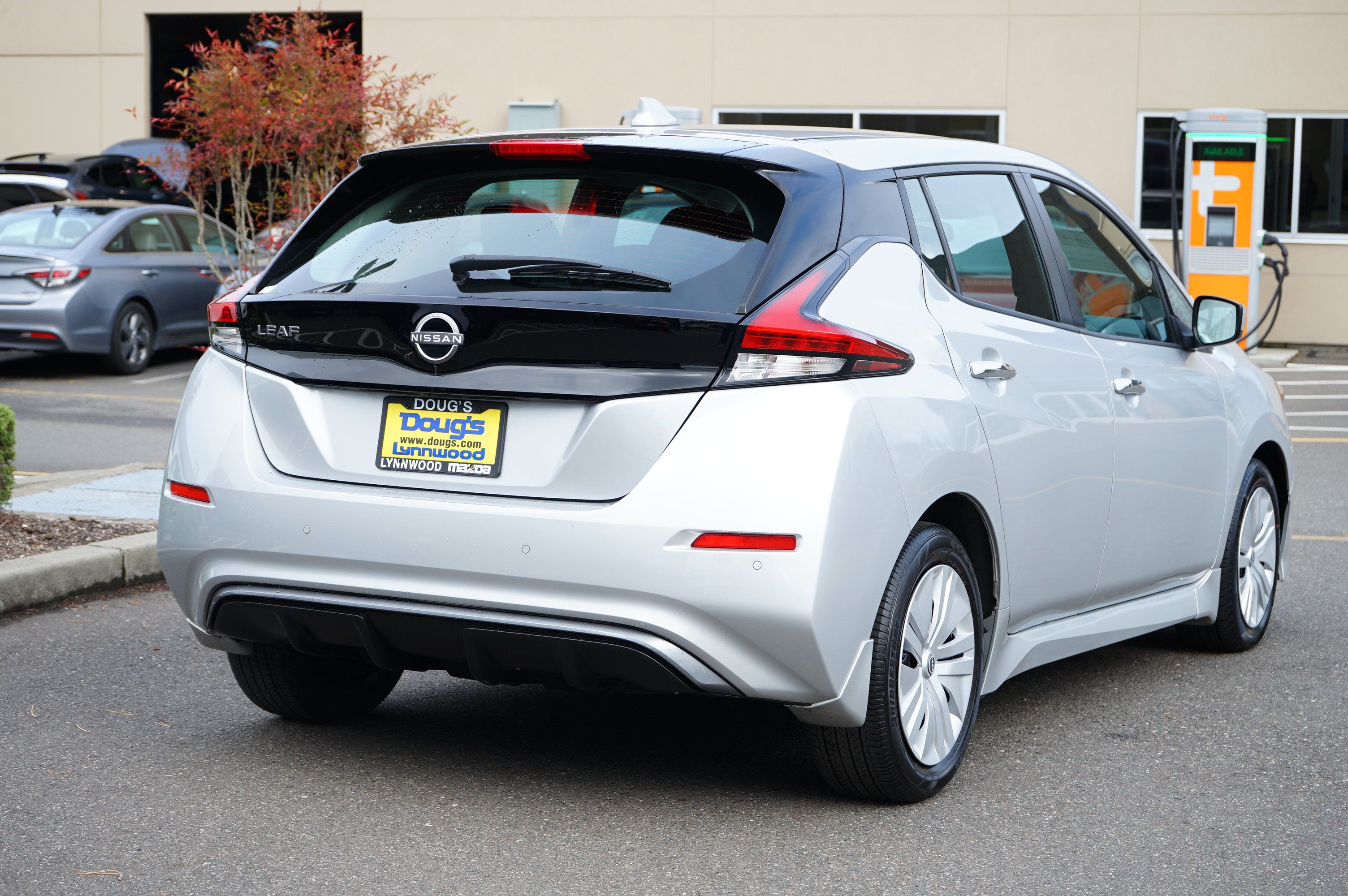 Used 2025 Nissan Leaf S FWD image 4
