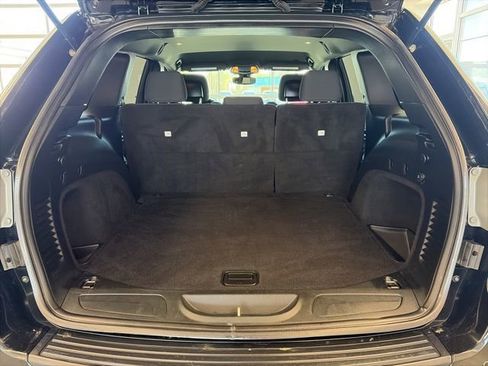 Used 2018 Jeep Grand Cherokee Laredo image 10