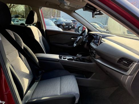 Used 2023 Nissan Rogue SV image 28