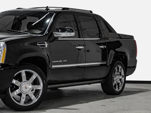 Used 2013 Cadillac Escalade EXT Premium AWD/4WD image 11