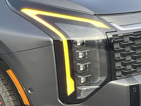 New 2026 Kia Sportage SX FWD image 9