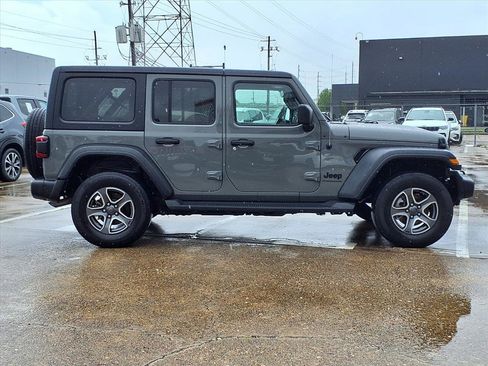 Used 2023 Jeep Wrangler Sport S image 27