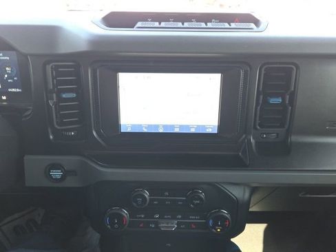 Used 2022 Ford Bronco Black Diamond w/ Sasquatch Package AWD/4WD image 25