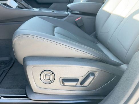 New 2025 Audi Q3 2.0T Premium image 14