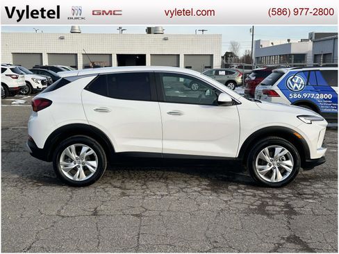 Used 2024 Buick Encore GX Preferred w/ Comfort Package image 2