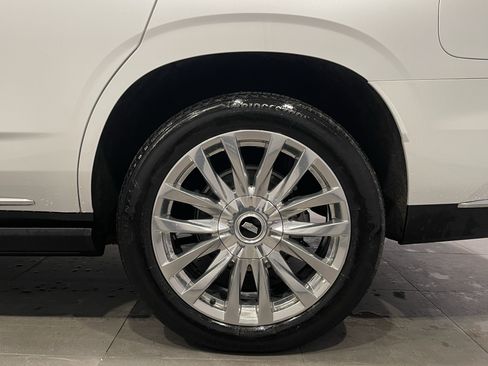 Used 2023 Cadillac Escalade Premium Luxury w/ Performance Package image 8