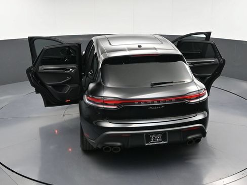 Certified 2023 Porsche Macan Turbo AWD/4WD image 33
