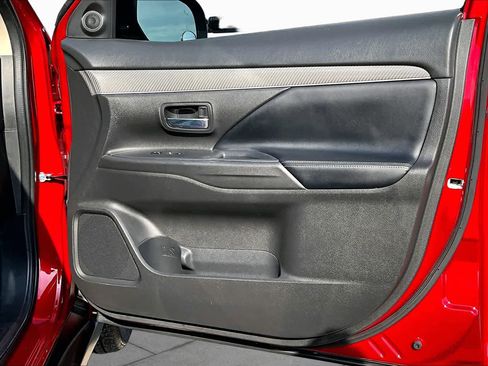Used 2020 Mitsubishi Outlander SEL FWD image 23