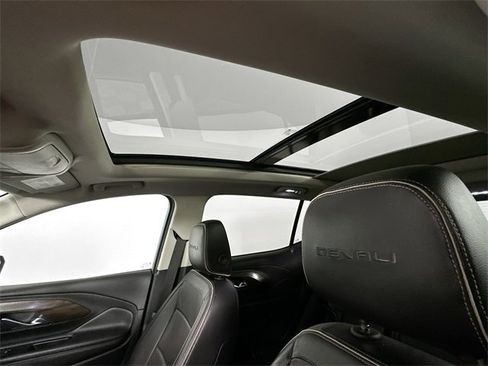 Used 2018 GMC Terrain Denali w/ Advanced Safety Package image 21