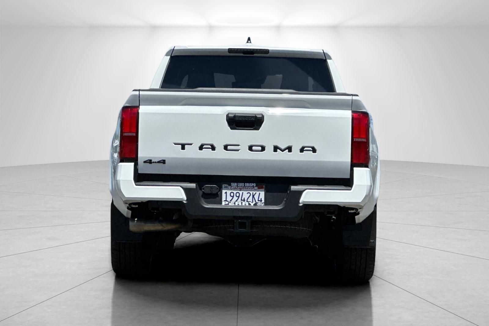 Used 2025 Toyota Tacoma TRD Sport AWD/4WD image 4