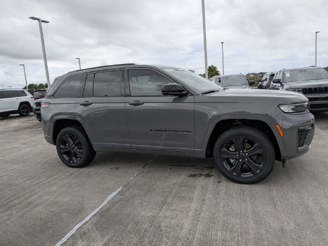 New 2027 Jeep Grand Cherokee Limited AWD/4WD image 3