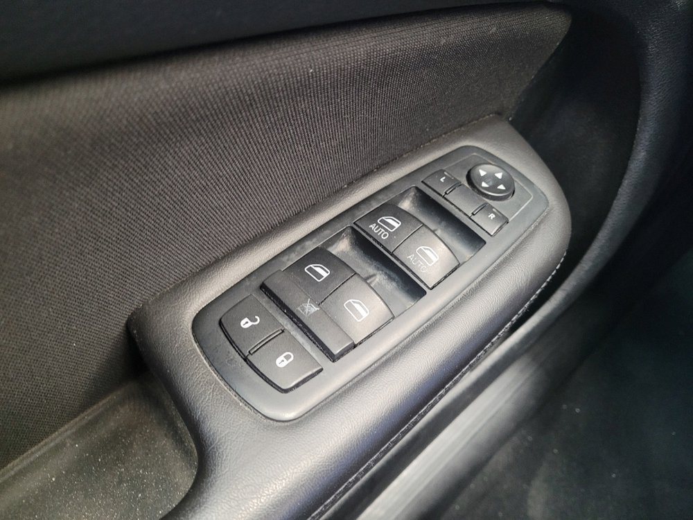 Used 2016 Chrysler 200 Limited w/ Convenience Group FWD image 27