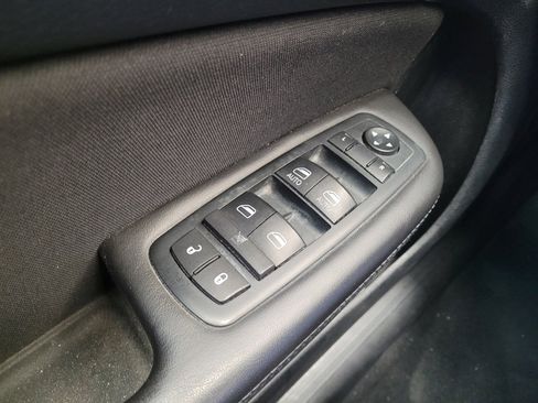 Used 2016 Chrysler 200 Limited w/ Convenience Group FWD image 27