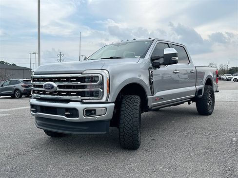Used 2023 Ford F250 Platinum image 2