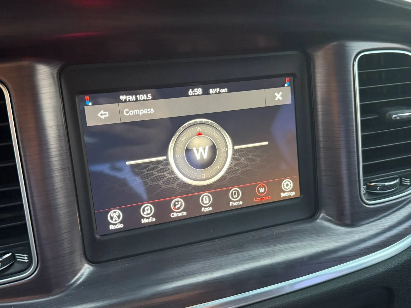 Used 2018 Dodge Charger SXT RWD image 28