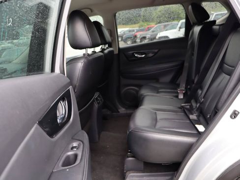 Used 2019 Nissan Rogue SL AWD/4WD image 7