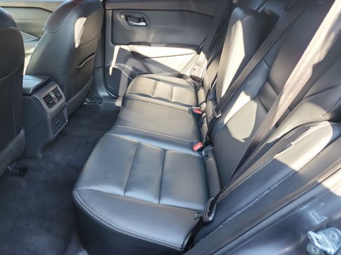 Used 2023 Nissan Rogue SL FWD image 13